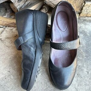 DANSKO Adelle women’s Mary Jane black leather casual clog shoes Sz-40 (9). A